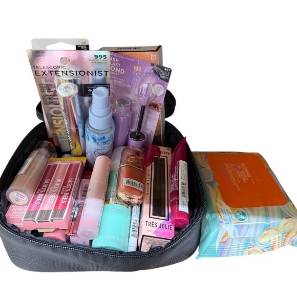 25 Assorted Makeup Bundle - Picture 2 of 16